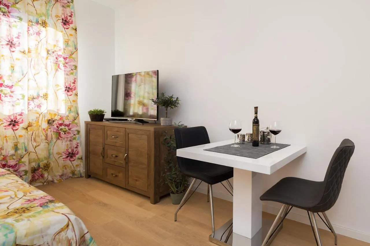 Bepo Studio Apartment - Free Parking 스플리트